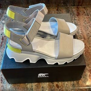 Sorel Kinetic Dove strappy sandals size 10.5